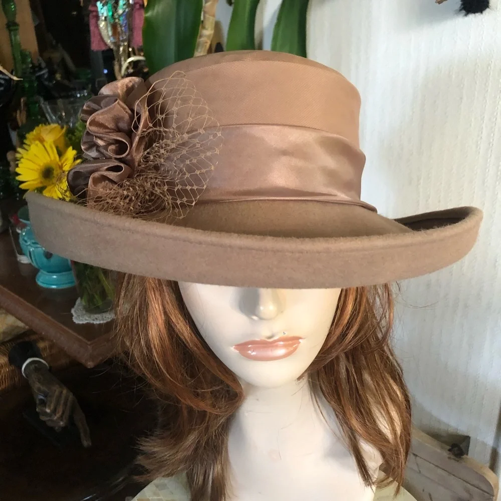 Vintage Tan Wool Hat - Picture 7 of 10